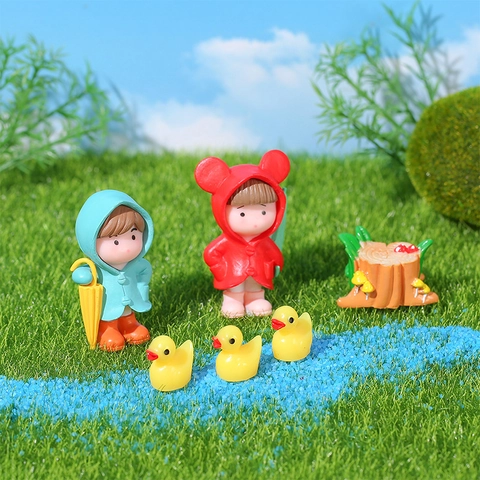 Miniature Raincoat Couple Figurine Micro Landscape Ornaments Duck Tree Stump Fairy Garden Accessories For DIY Home Decor