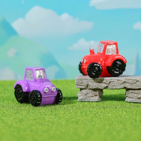 Miniature Resin Colorful Agricultural Tractor Ornament Micro Landscape Farm DIY Desktop Garden Decorative Figurine Accessory