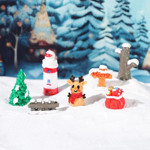 Set di Ornamenti per Paesaggi in Miniatura di Natale in Resina Statuette di Babbo Natale Pupazzo di Neve Renna per Decorazioni da Tavolo per la Casa