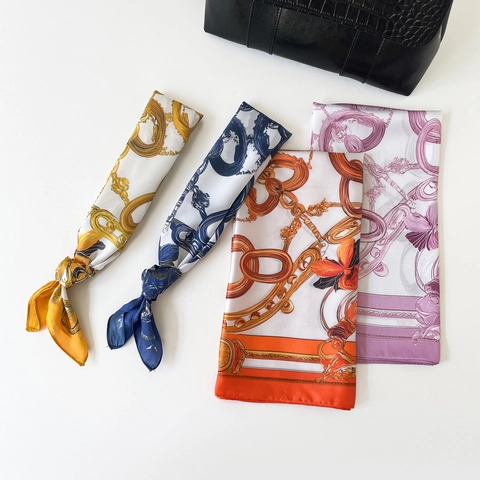Pañuelo Cuadrado de Satén Elegante para Mujer Estampado Floral de Cadena Vintage Pañuelo Estilo Seda Accesorio de Pelo Bandana