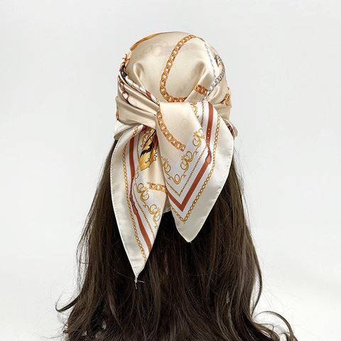Dames Vintage Kettingprint Satijn Vierkante Sjaal Elegant Barok Gürtelschnalle Ontwerp Hoofddoek Mode Accessoires