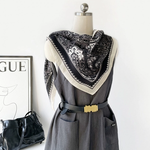 Foulard a Triangolo in Raso Stampa Paisley Vintage Donna Bandana Floreale Boema Elegante Accessorio Scialle