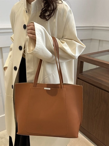Borsa Tote in Pelle PU da Donna Grande Capacità Minimalista Borsa a Tracolla Pendolare Con Tasca Frontale Decorazione in Metallo Ufficio