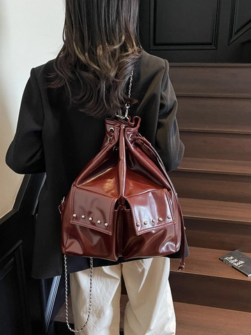Sac Seau en Cuir PU de Grande Capacité Femme Mode Rivet Cordon Sac à Dos Chaîne Street Sac à Épaule Versatile