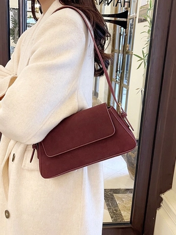 Vintage Women Underarm Bag Matte PU Leather Shoulder Bag Minimalist Retro Baguette Bag With Adjustable Strap Flap Handbag