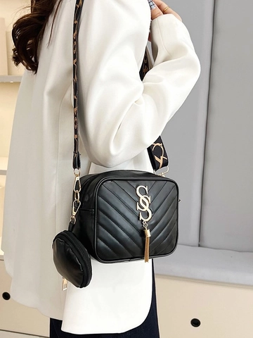 Damen Mode V-Gesteppt PU Leder Umhängetasche Breiter Muster-Riemen Kleine Quadratische Schultertasche Mit Rundem Geldbeutel Metall-Logo Quaste