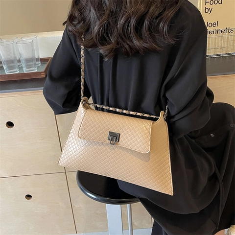 Damen Gesteppte Raute Muster Umhängetasche Urban Minimalistisch PU Leder Achsel Tasche Mit Metall Kettenriemen Für Den Alltag