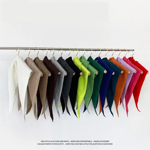 Women's Winter Warm Knitted Triangle Scarf Solid Color Thickened Knit Wrap Scarf Minimalist Versatile Soft Winter Shawl