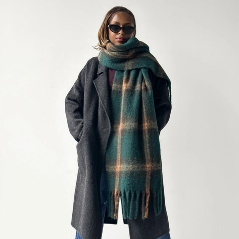 Sciarpa Invernale Plaid Oversize da Donna Calda e Spessa in Misto Lana con Frange Lunghe Stola a Quadri alla Moda Scialle Retrò Morbido
