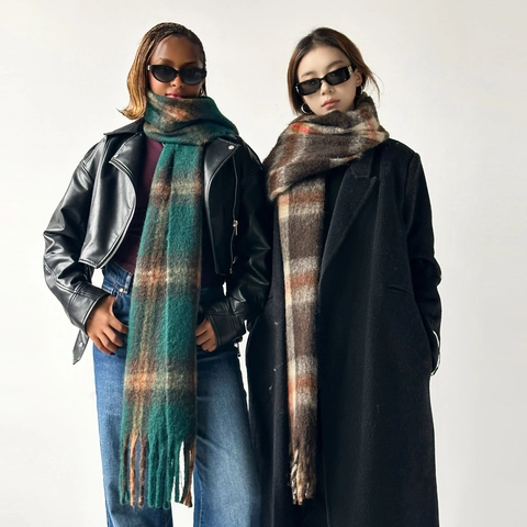 Sciarpa Invernale Plaid Oversize da Donna Calda e Spessa in Misto Lana con Frange Lunghe Stola a Quadri alla Moda Scialle Retrò Morbido