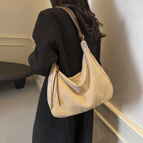 Women Suede Hobo Bag Vintage Dumpling Shoulder Crossbody Handbag Large Capacity Commuting Retro Tassel