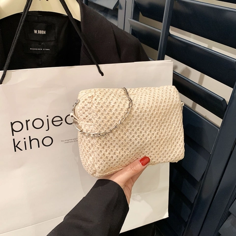 Summer Straw Woven Crossbody Bag For Women Small Square Beach Vacation Shoulder Bag With Metal Chain Minimalist Style