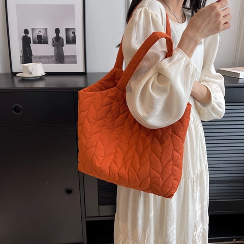 Bolso Tote Acolchado para Mujer Gran Capacidad Bolso de Hombro de Tela con Patrón de Hojas Cierre Magnético Estilo Urbano