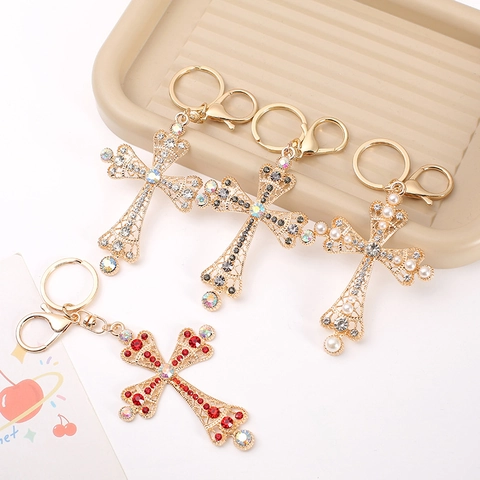 Lussuoso Portachiavi a Croce con Strass Lega Oro Filigrana Intarsiata Perla Artificial Cristallo Crocifisso Religioso Ciondolo per Auto