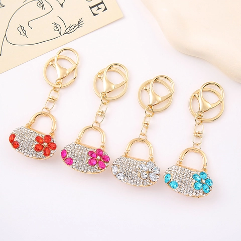 Exquisito Llavero con Forma de Bolso y Flor de Strass Colgante de Bolso de Aleación para Mujer Regalo de Accesorio de Moda