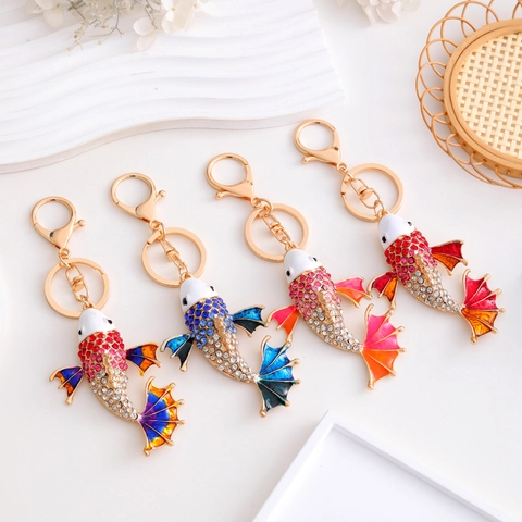 Porte-clés Poisson Koi de Luxe en Strass Alliage de Zinc Émail Poisson Rouge Bijou de Sac Brillant Porte-clés pour Décoration de Sac Femmes