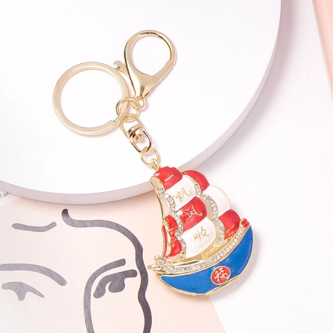 Luxury Rhinestone Sailing Boat Keychain Enamel Smooth Sailing Bag Charm Zinc Alloy Gold Plated Nautical Pendant Jewelry Gift