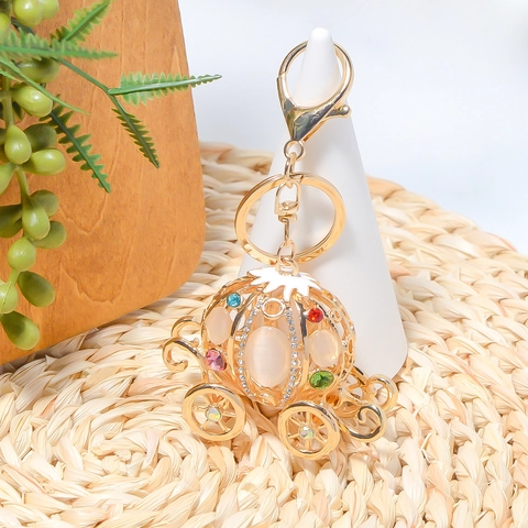 Fairy Tale Pumpkin Carriage Keychain Zinc Alloy Rhinestone Cat Eye Stone Bag Charm For Women Gift Decorative Key Ring