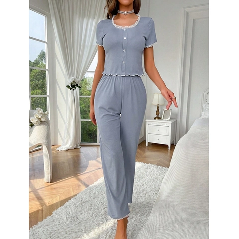 Ensemble de Détente Doux Bleu Brume pour Femmes Haut à Col Rond Manches Courtes et Pantalon Long Pyjama à Côtes avec Dentelle et Boutons Cœur