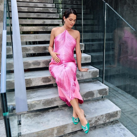 Damen Sexy Neckholder V-Ausschnitt Fransen Maxikleid Rückenfrei Körperbetont Satin Quasten Abendgesellschaft Kleid Schlitz Promi Kleider