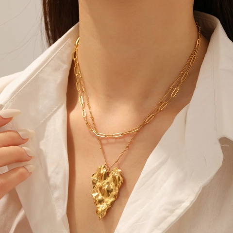 Collier Superposé en Acier Inoxydable Avec Pendentif Plaqué Or 18K Cœur Étoile Texture Martelée Bijoux pour Femmes