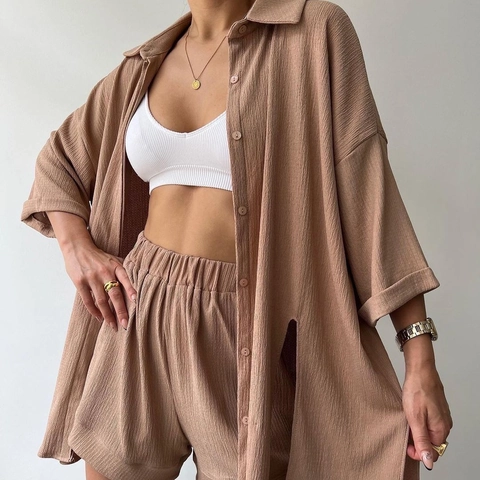 Damen Casual Crinkle Zweiteiler Oversized Seitenschlitz Hemd Mit Knöpfen Und High Waist Shorts Sommer Lässiges Pendler Outfit