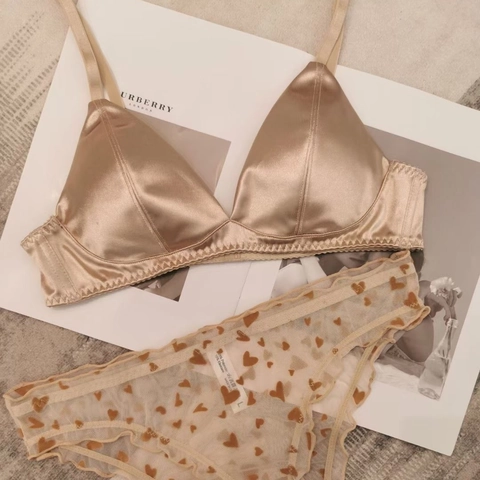 Sexy Französisch Satin Drahtlos BH Und Herzmuster Netz Unterhose Dessous Für Damen Dünne Dreieckscup Schlankheits Unterwäsche
