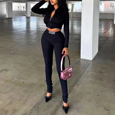 Γυναικείο Σετ Δύο Τεμαχίων Slim Fit Μακρυμάνικη Μπλούζα Με Φερμουάρ Όρθιος Γιακάς Και Εξώπλατο Παντελόνι Με Κορδόνια Και Γράμματα