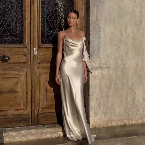 Abito Lungo in Raso Sexy da Donna Senza Schiena Scollo a Cappuccio con Fiori 3D Elegante per Feste Banchetti Matrimoni Serate