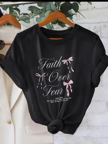 Damen Faith Over Fear Druck T-Shirt Rosa Schleife Grafik Rundhals Kurzarm Locker Casual Baumwollmischung Knoten Saum Top