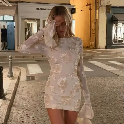 Abito Mini Sexy Schiena Scoperta Applicazioni Floreali 3D Elegante Manica a Campana Girocollo Aderente Abito Party Per Matrimonio