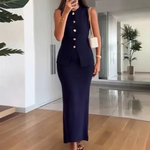 Completo Due Pezzi in Maglia da Donna Gilet Senza Maniche con Bottoni Girocollo e Gonna Midi a Vita Alta Tinta Unita Elegante