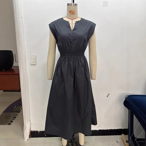 Women Sleeveless V-Neck Maxi Dress Elegant Solid Color Pleated Elastic High Waist A-Line Long Dress For Summer Commute