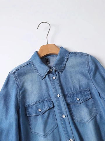 Women Casual Tencel Denim Short Sleeve Shirt Loose Fit Turn-Down Collar Button Up Double Pocket Blouse Washed Blue Summer Top