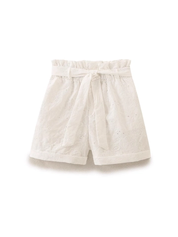 Camisa Peplum de Manga Larga con Bordado de Ojales Blanca para Mujer y Pantalones Cortos de Talle Alto con Lazo de Mezcla de Algodón