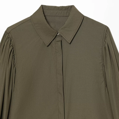 Camisa de Popelina Verde Oliva Casual para Mujer Manga Abullonada Tapeta Oculta Hombro Plisado Color Sólido Blusa