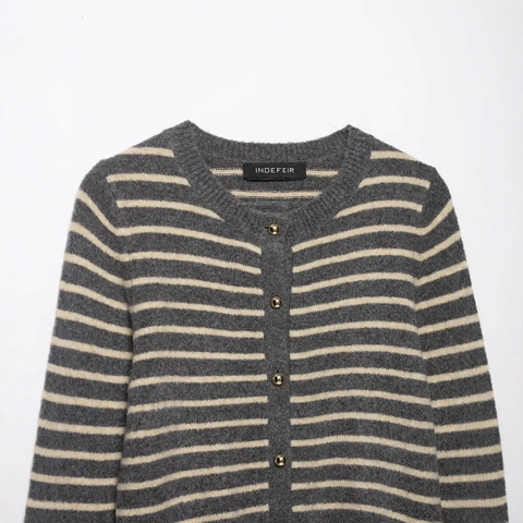 Damen Gestreifte Strickjacke Rundhals Langarm Einreihig Jacke Goldene Knöpfe Grau Off-White Slim Fit Strickmode Top
