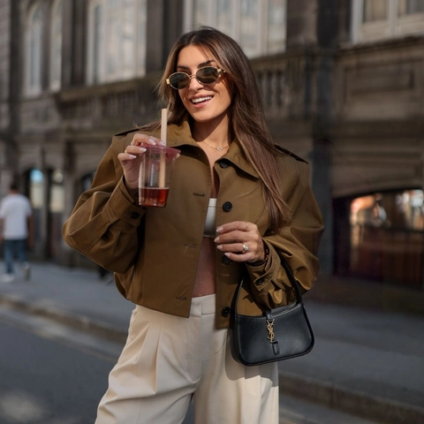 Chaqueta Cortavientos Corta Plisada de Botonadura Sencilla para Mujer Solapa Manga Larga Casual Conmutador Charreteras Color Sólido
