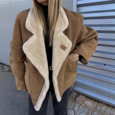 Giacca da Donna Vintage in Pelle Scamosciata Sintetica con Revers Sovradimensionato Foderata in Sherpa Marrone Cappotto Invernale