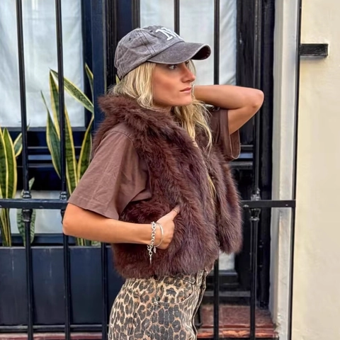 Women Faux Fur Vest Jacket Sleeveless Coat Winter Warm Fuzzy Waistcoat Lapel Collar Outwear With Pockets Fashion