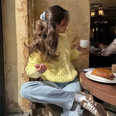 Gilet Décontracté Jaune en Tricot Torsadé pour Femmes Couleur Unie Boutonné Manches Longues Coupe Ajustée Pull en Tricot