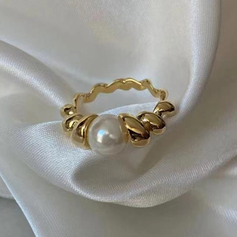 Anello Con Perla Artificial A Spirale Acciaio Inossidabile Placcato Oro 18K Gioielli Eleganti Da Donna