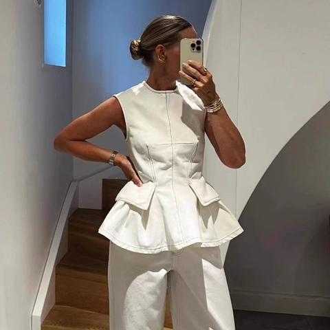 French Style Women Peplum Top Sleeveless Round Neck Solid Color Fashion Waist Defined Top With Decorative Flap Pockets