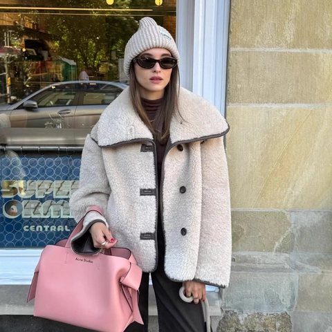 Women Casual Faux Lamb Wool Jacket Large Lapel Contrast Leather Piping Button Plush Coat Winter Warm Chic Beige Loose Outerwear