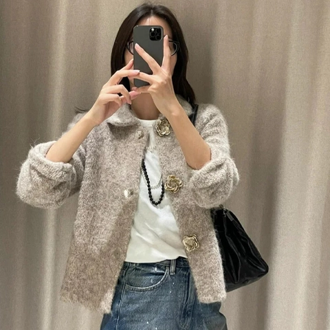 Damen Plüsch Kunstpelz Strickjacke Mit Blumenknöpfen Vintage Revers Locker Warm Weich Langarm Vorne Offener Pullover Top