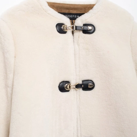 Damen Elegant Kunstfell Jacke Off-White Rundhals Kurzmantel Lederschnalle Warm Langarm Streetwear Mode Oberbekleidung