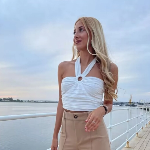 Damen Sexy Neckholder Crop Top Mit Metallring Detail Einfarbig Weiß Rückenfrei Bindeknoten Sommerurlaub Ärmellos Tank Top