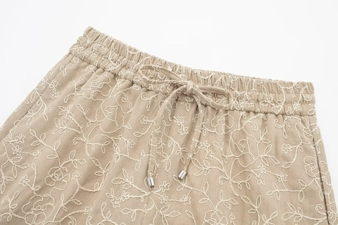 Short d'Été Décontracté pour Femmes Taille Élastique Cordon Broderie Florale Mélange Polyester Camel Short de Plage
