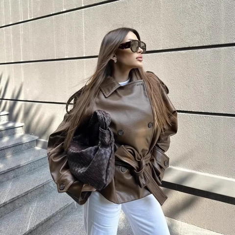 Dames Vintage Kunstleren Trenchcoat Double-breasted Kort Windjack Met Riem Bruin PU-Leer Lange Mouw Crop Coat