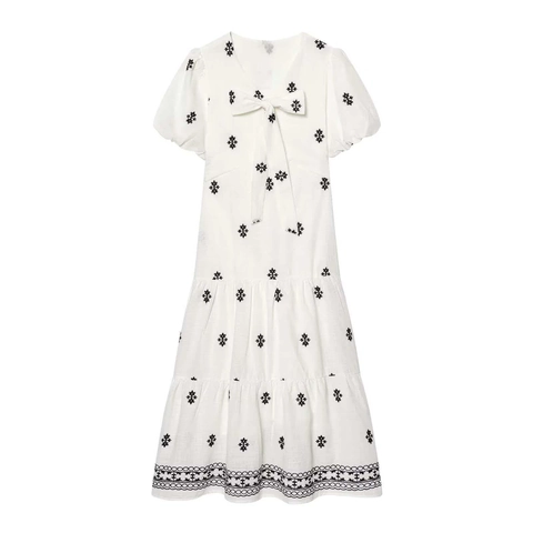 Robe Midi Élégante pour Femmes à Col en V et Broderie Florale Blanc Mélange de Coton Manches Bouffantes Jupe à Étages Décontractée